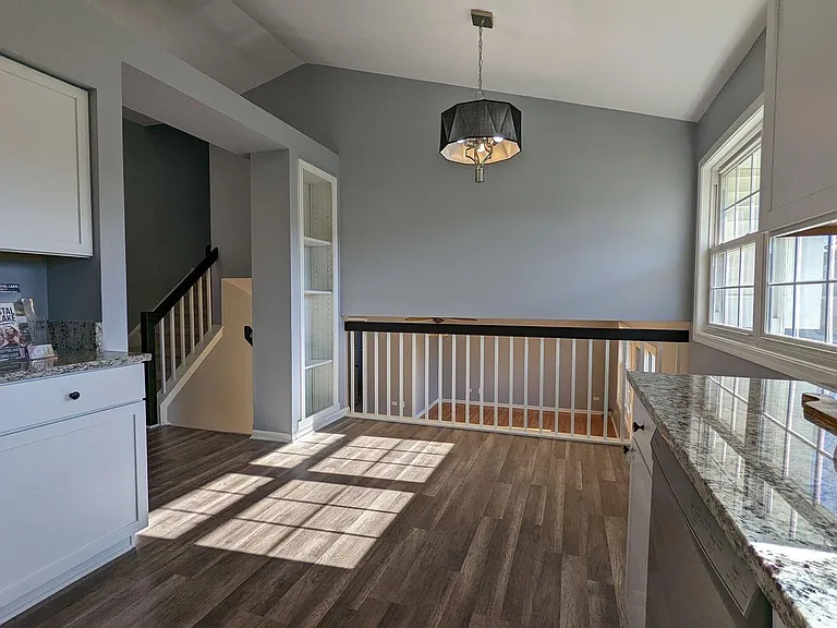 545 Monarch Dr — Photo 5