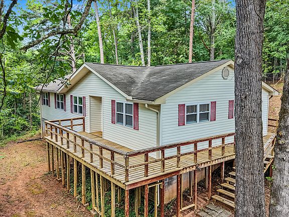 3rd image of 3140 Louisville Rd