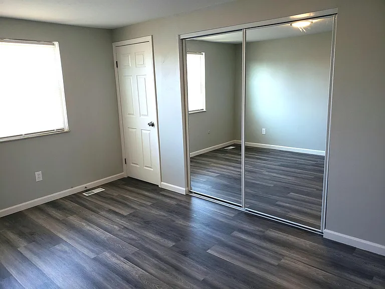 5470 Brook Point Rd — Photo 16