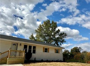 121 Ripley Ave, Adairsville, GA 30103