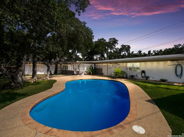 226 Carolwood Dr., Castle Hills, TX 78213