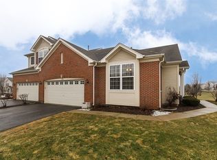 114 Regent Dr, Gilberts, IL 60136