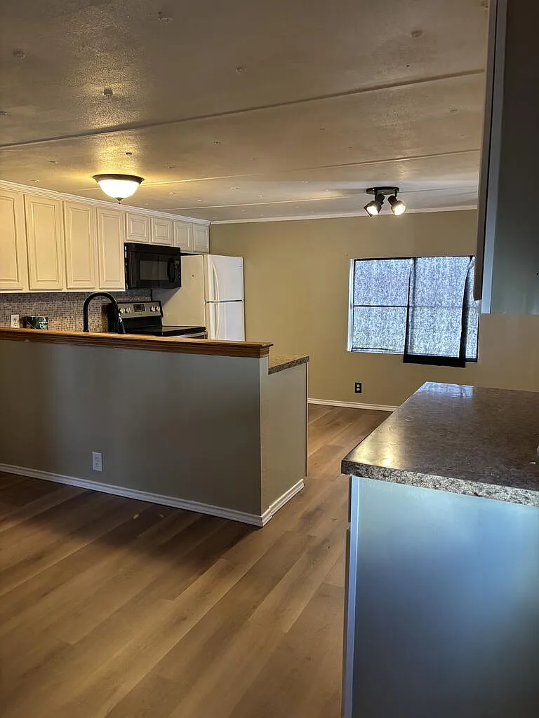 1 bed, 1.0 bath, 840 sqft, $850 — Photo 3