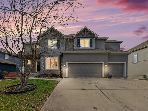 16508 S Marais Dr, Olathe, KS 66062