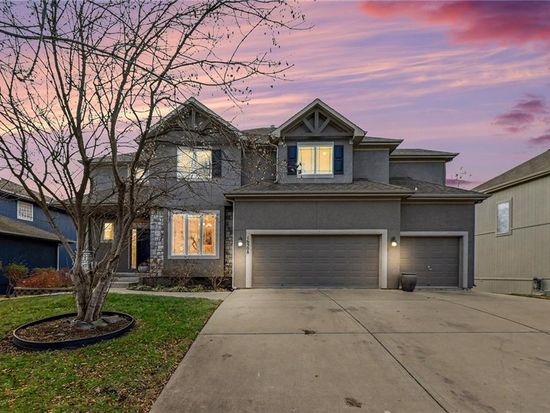 16508 S Marais Dr, Olathe, KS 66062