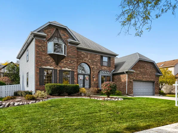 3930 Bernay Ln, Hoffman Estates, IL 60192