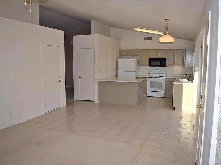13323 E Butler St — Photo 8