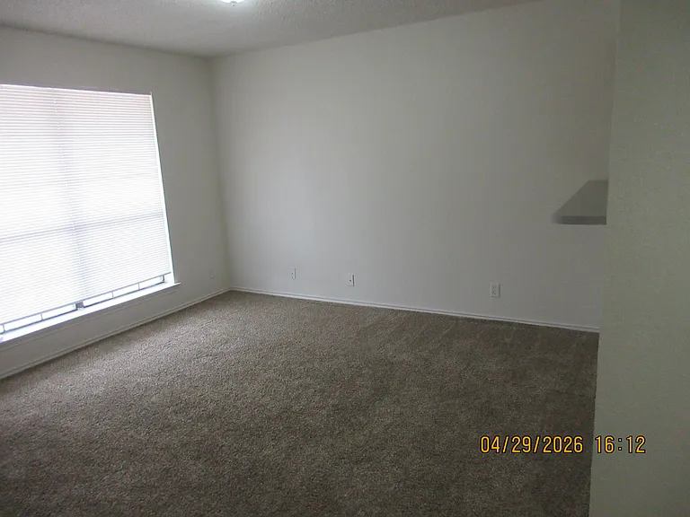 923 W Sycamore St #19 — Photo 8