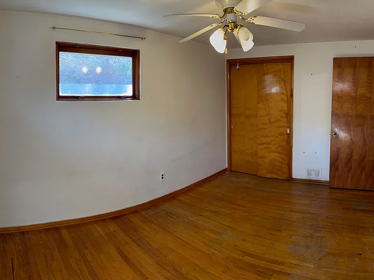 Worthington Ave — Photo 10