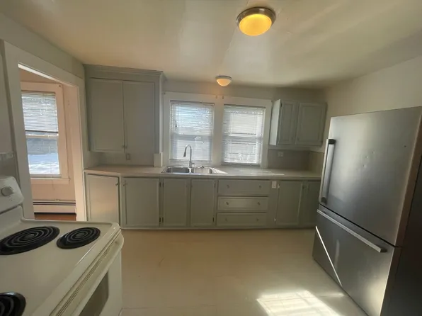 104 Summer St #302, Biddeford, ME 04005