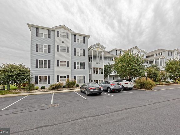 2nd image of 3700 Sanibel Cir Unit 3702
