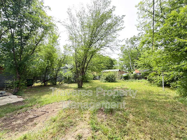 1804 Andrew Ave — Photo 19