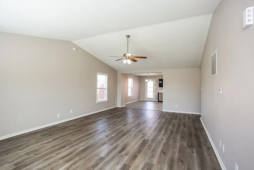 3 bed, 2.0 bath, 1547 sqft, $2,730 — Photo 4