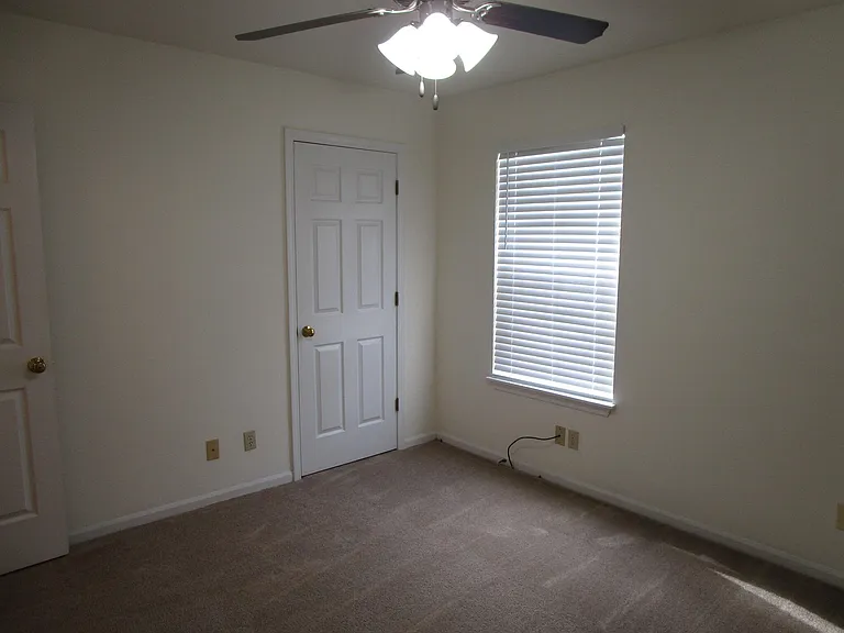 2406 Calder Ct — Photo 12