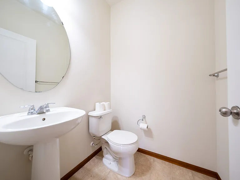 1814 Spring Creek Dr — Photo 13