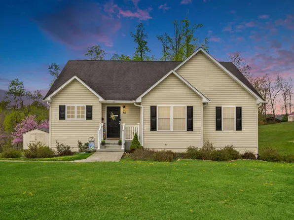 35 Wood Ridge Dr NE, Christiansburg, VA 24073