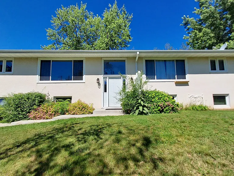 438 Jacobs Ln — Photo 2