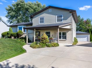 713 Oklahoma Way, Elk Grove Village, IL 60007