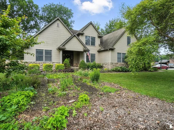 1433 Tennyson Dr, Temperance, MI 48182