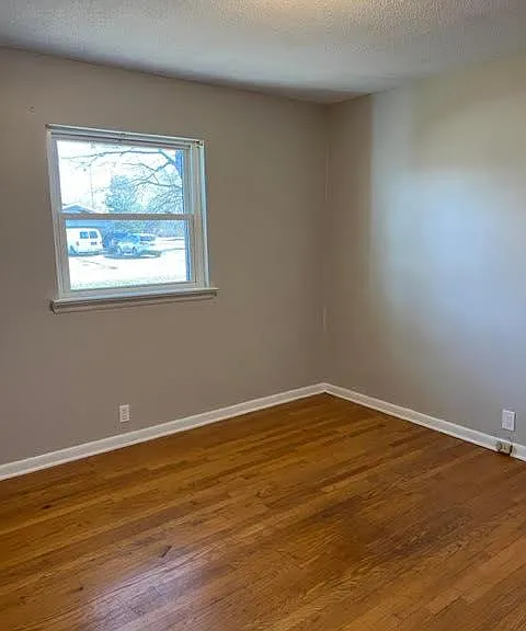 8221 Oxford Dr — Photo 12