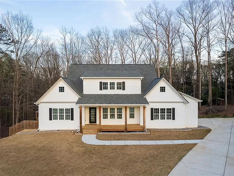 450 Oliver Ridge Dr — Photo 1