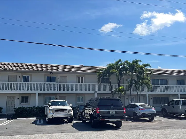 840 Pine Dr #103 — Photo 23