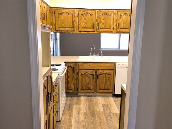 4th image of 749 Yates Dr