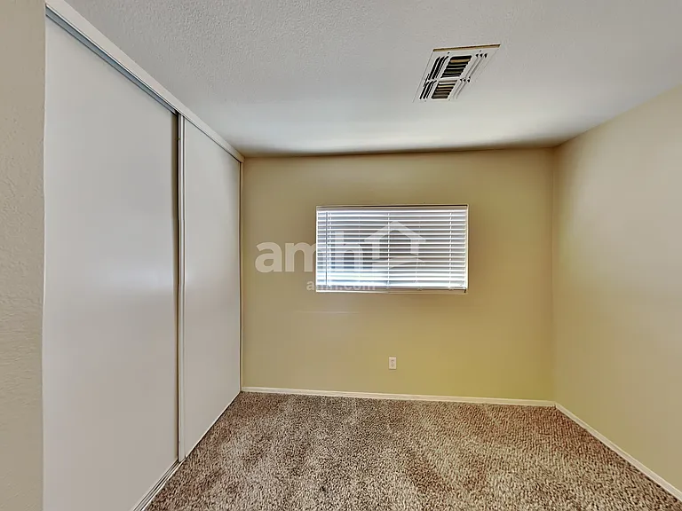 2256 E Hazeltine Way — Photo 17