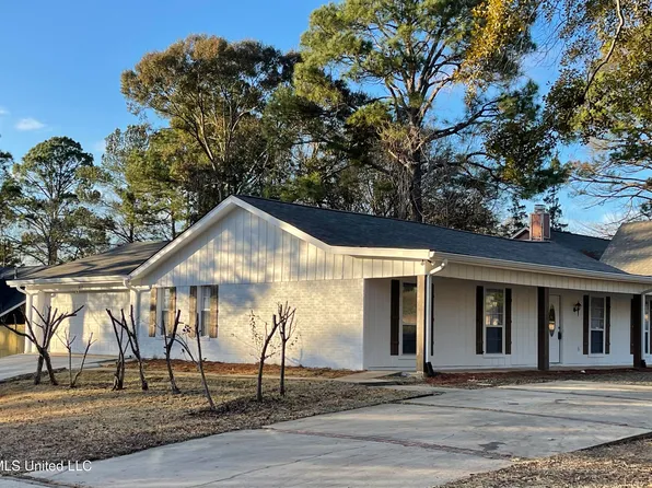 615 S Wheatley St, Ridgeland, MS 39157