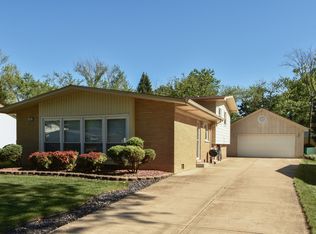 1046 W Iowa St, Glenwood, IL 60425