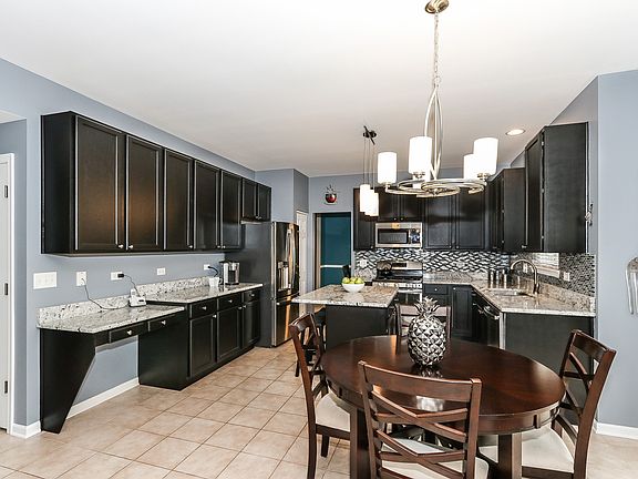 5th image of 1765 Dyer Dr