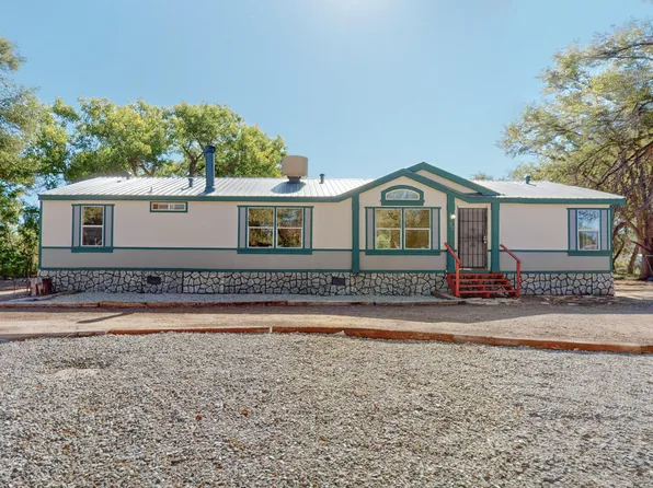 32 Mountain Laurel St, Los Lunas, NM 87031