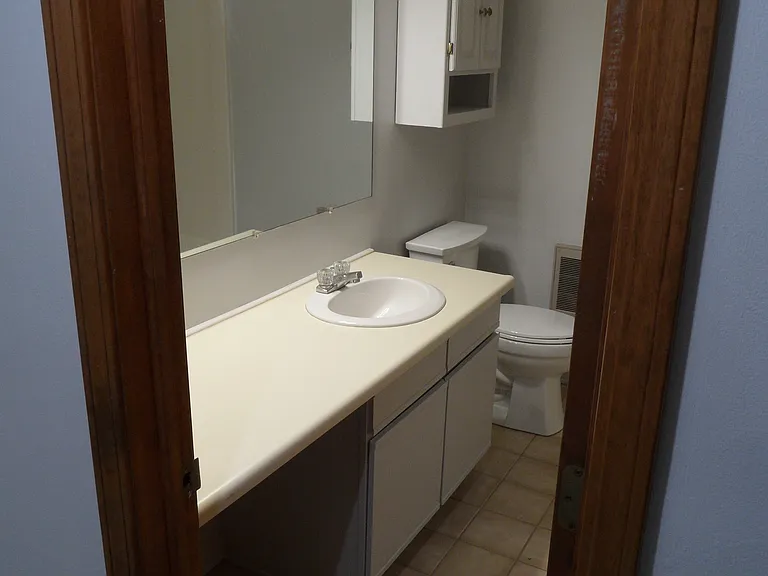 921 Onondaga St — Photo 22