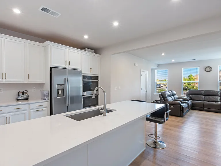 44504 Wolfhound Sq — Photo 7