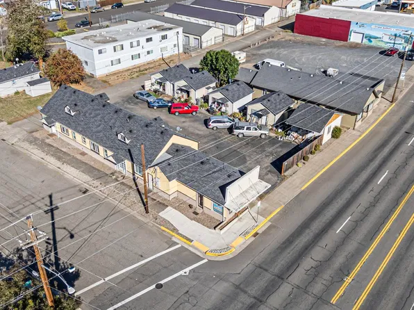 920-924 Main St, Sweet Home, OR 97386