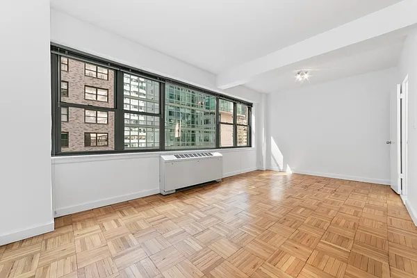 Rented by MNS | media 18