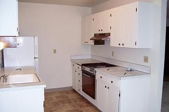 2nd image of 4125 SE 39th Ave APT 1