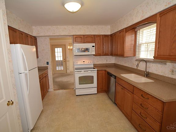 2nd image of 10604 Orinda Dr