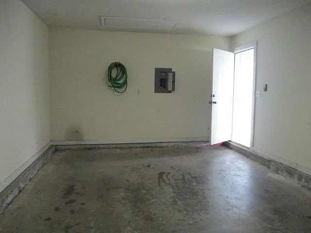 7720 Lola Cir — Photo 15