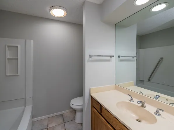 5128 Ledgestone Dr, Fort Worth, TX 76132