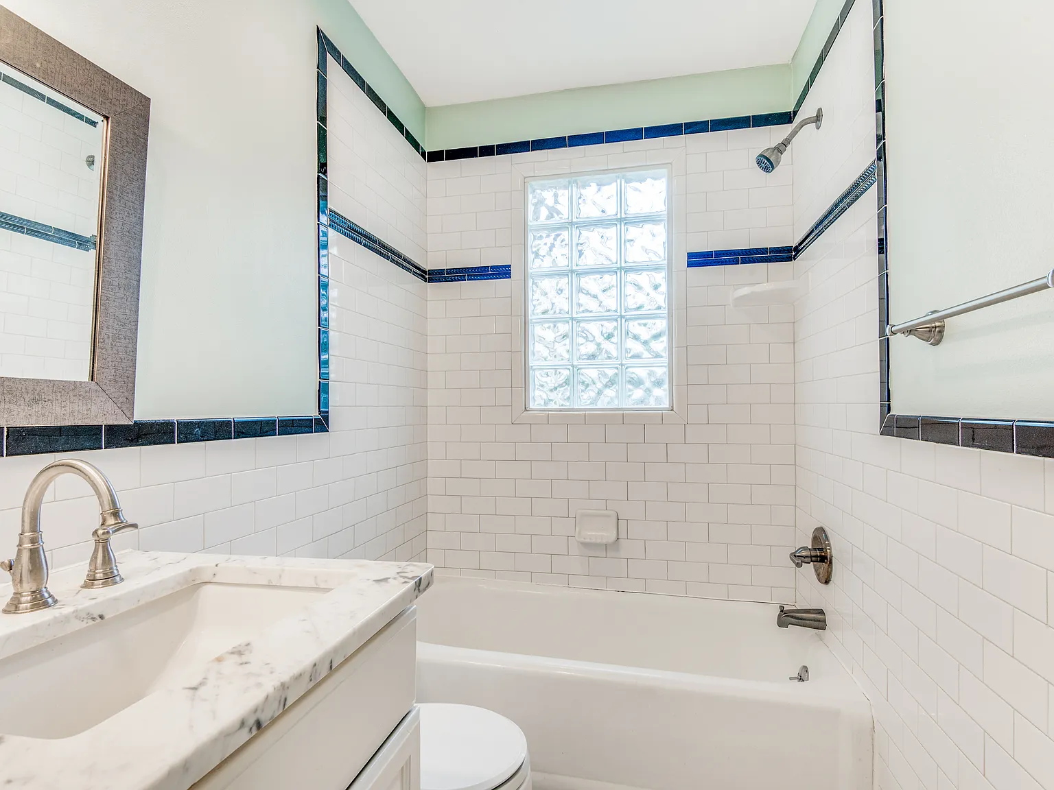 2 bed, 1073 sqft, $2,250 — Photo 2