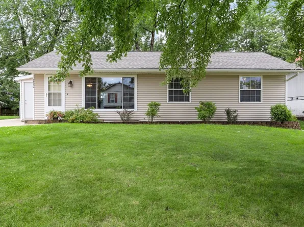 6810 Idlebrook Ln NE, Cedar Rapids, IA 52402