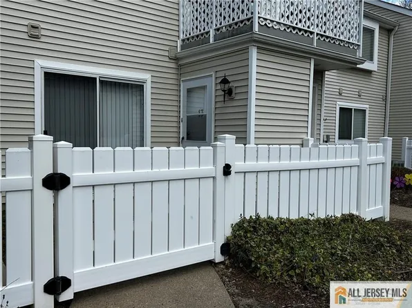 13 Sweetgum Ln, Monmouth Junction, NJ 08852