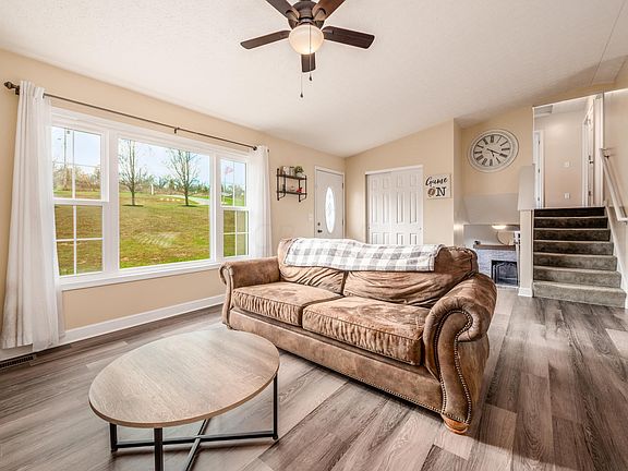 5th image of 2050 Harden Dr
