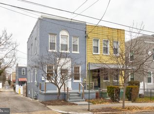 729 Roxboro Pl NW, Washington, DC 20011