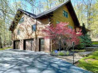 851 High Rock Rd N, Hanover, PA 17331