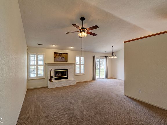 3rd image of 610 Treyburn Lakes Way