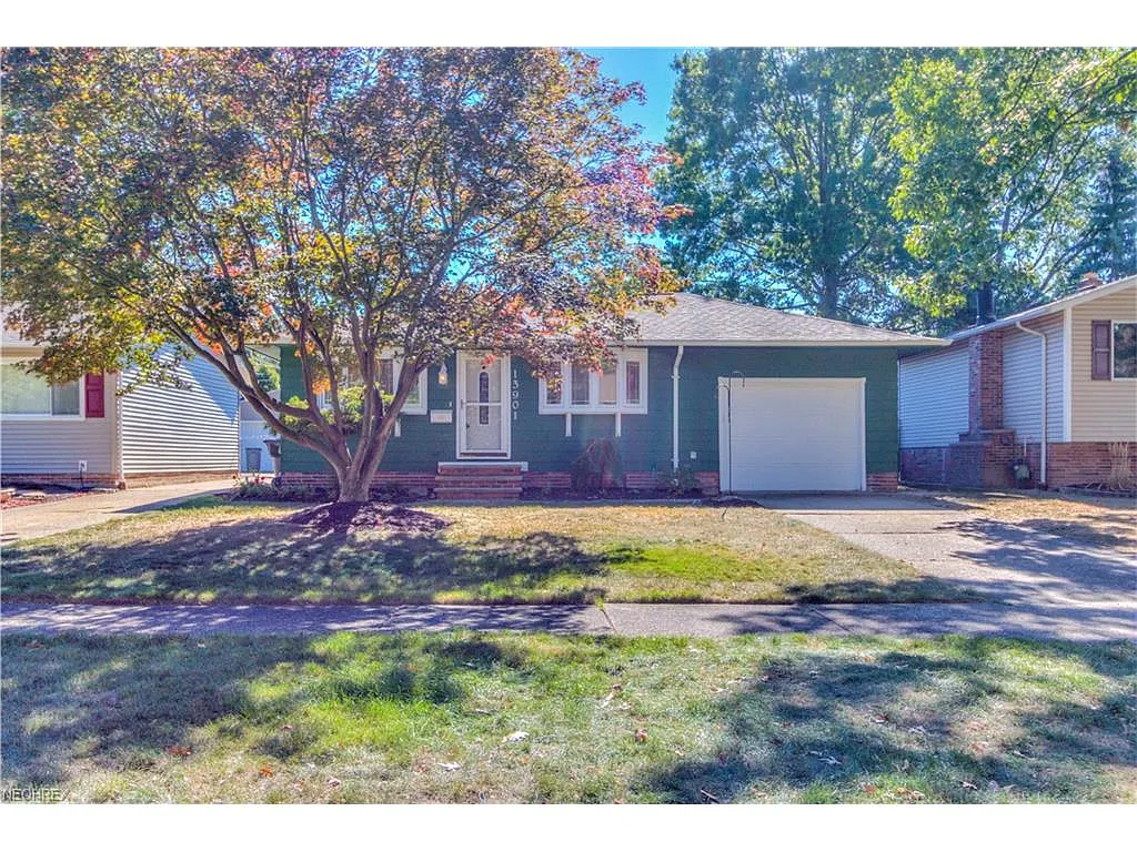 13901 Franklyn Blvd photo 1