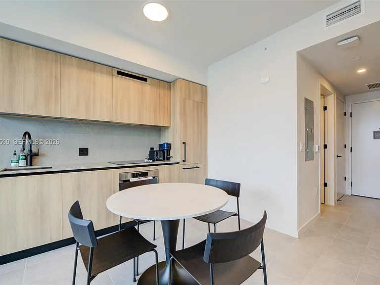 121 NE 5th St #3102 — Photo 8