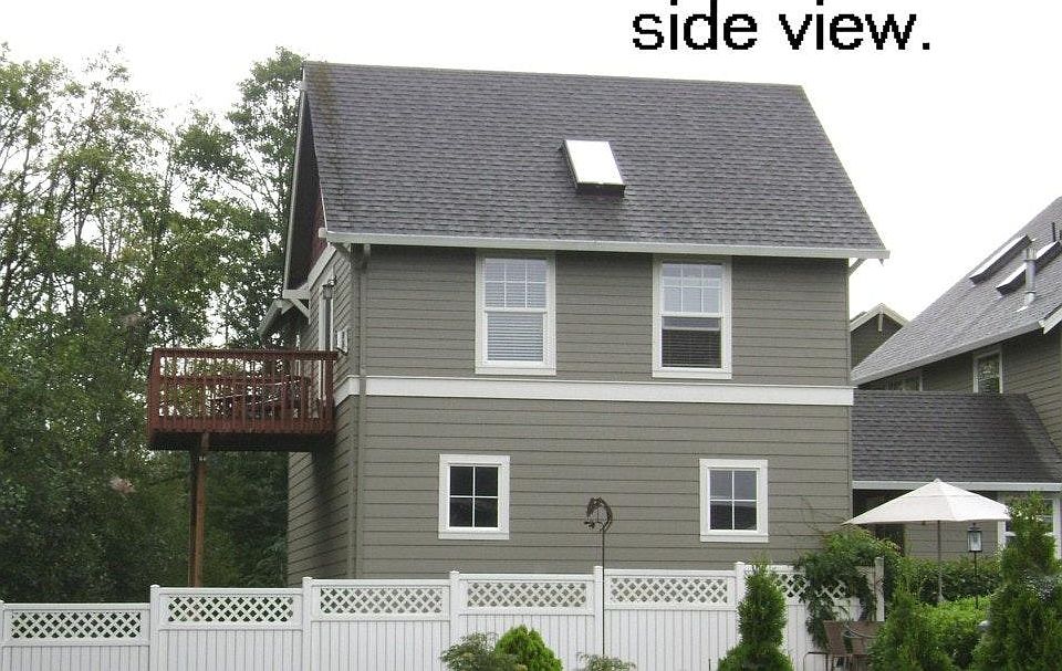 Side view of Carriage house
